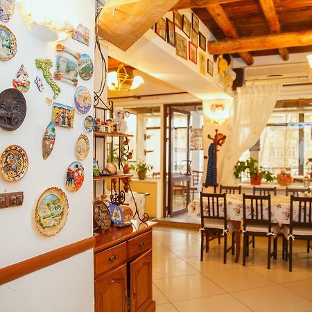 Mini Hotel Venezia Atyraū Dış mekan fotoğraf