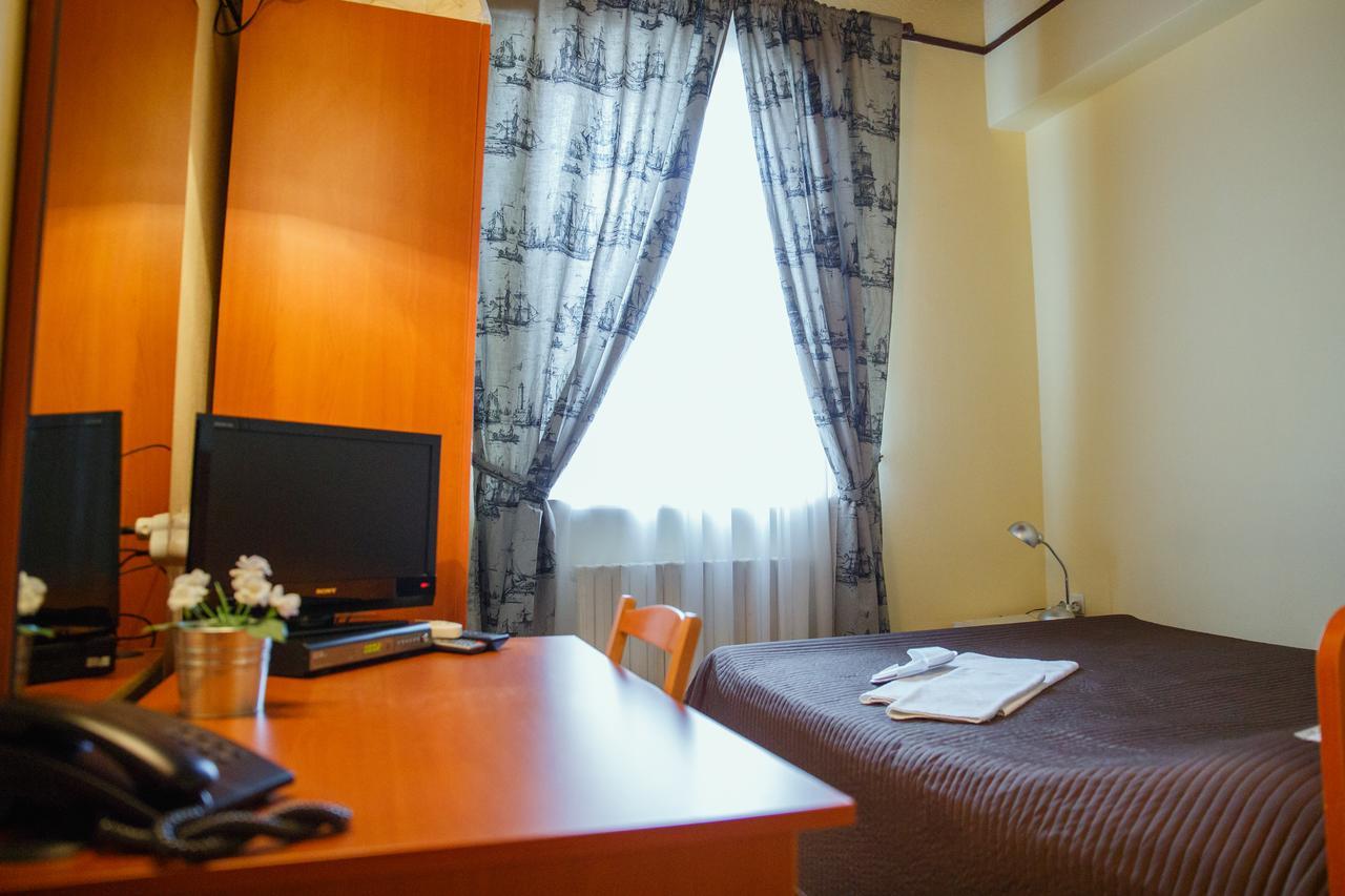 Mini Hotel Venezia Atyraū Dış mekan fotoğraf