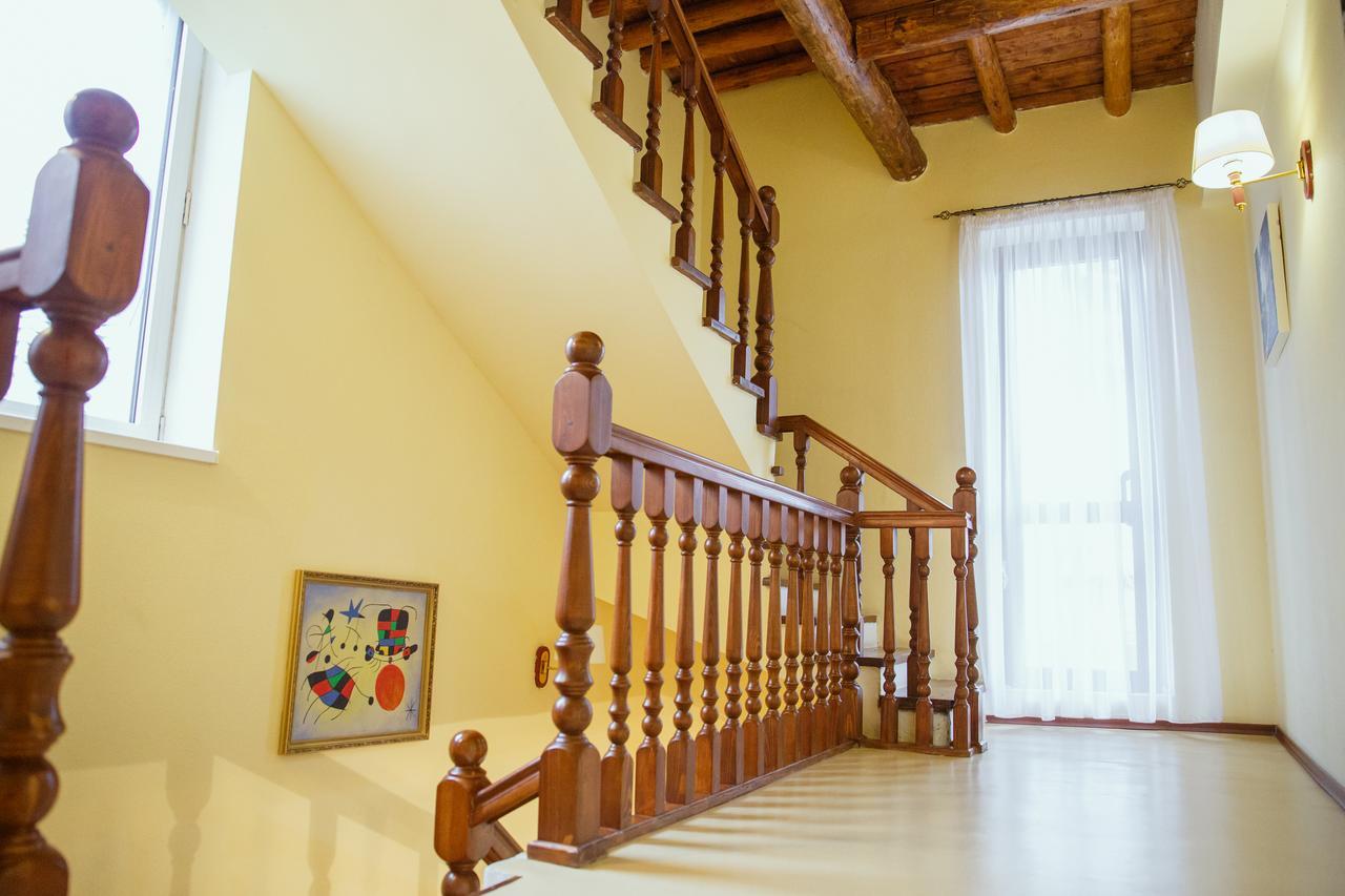 Mini Hotel Venezia Atyraū Dış mekan fotoğraf
