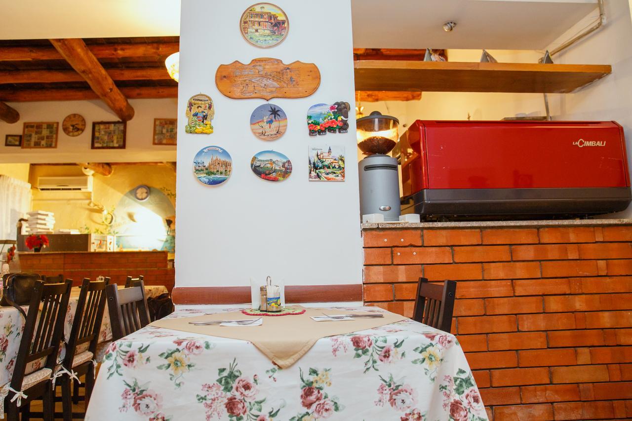 Mini Hotel Venezia Atyraū Dış mekan fotoğraf