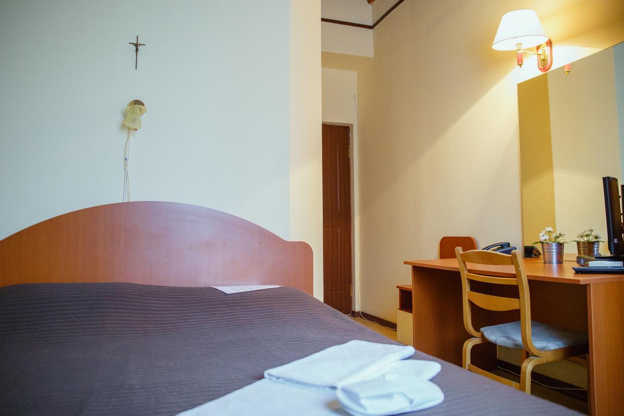 Mini Hotel Venezia Atyraū Dış mekan fotoğraf