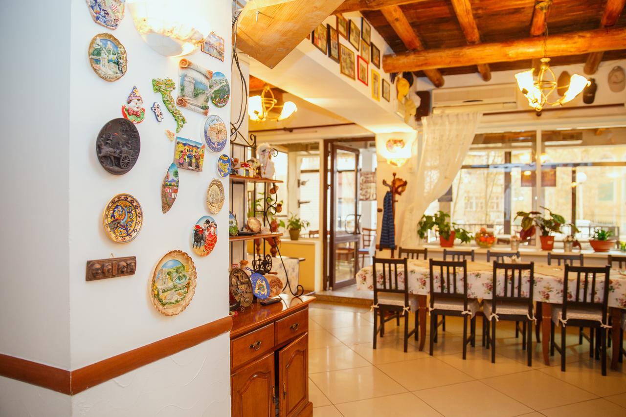 Mini Hotel Venezia Atyraū Dış mekan fotoğraf