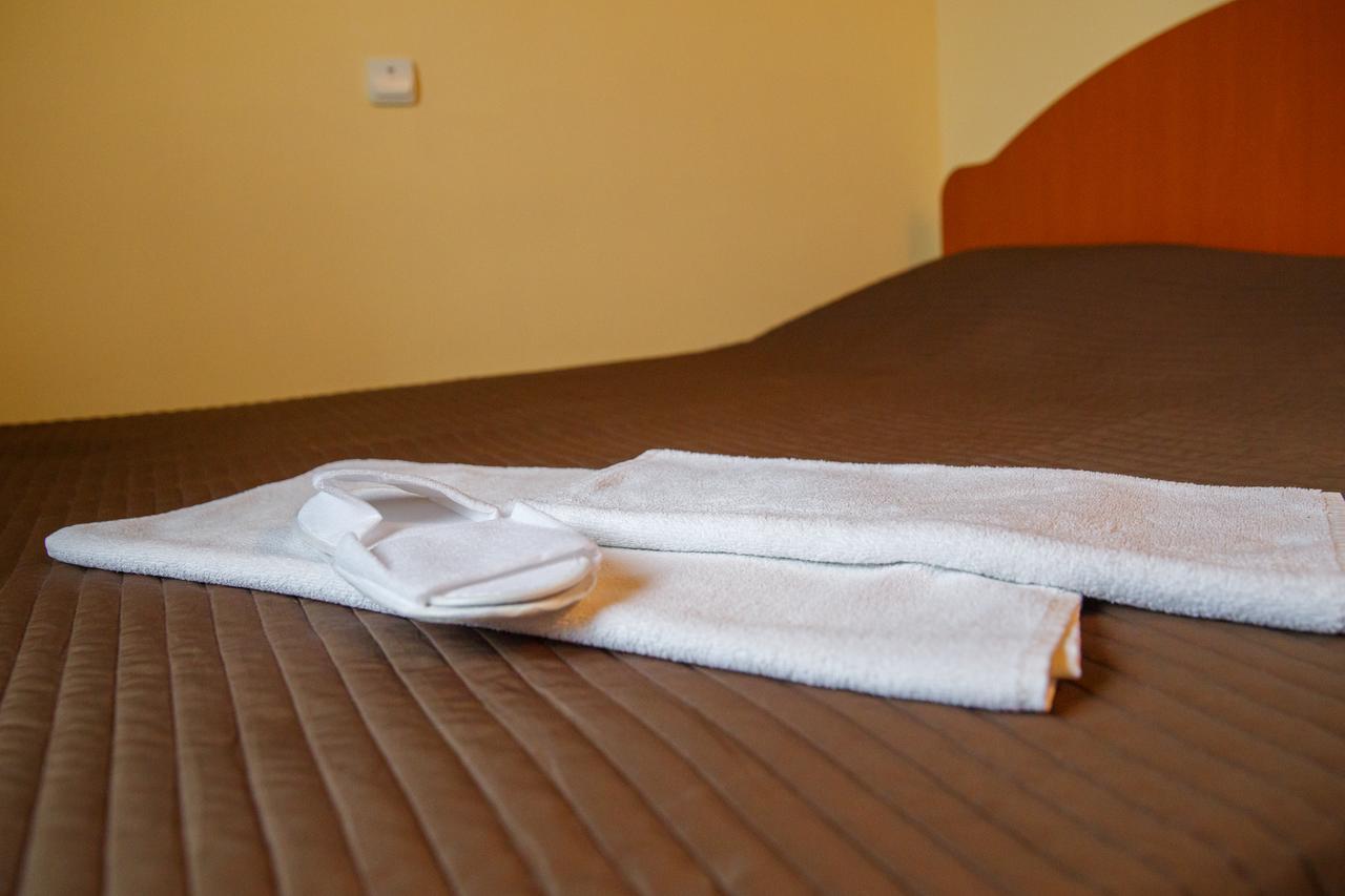 Mini Hotel Venezia Atyraū Dış mekan fotoğraf